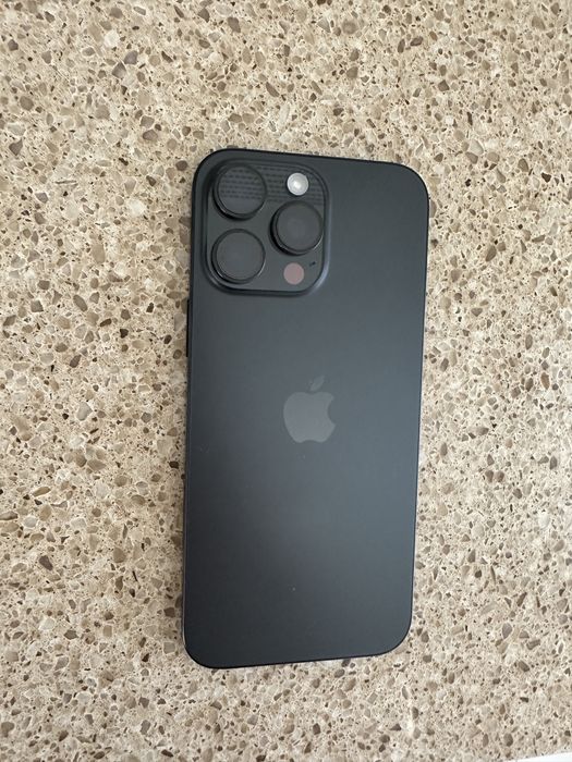 Carcasa originala Iphone 16 Pro Max black titan, ca noua