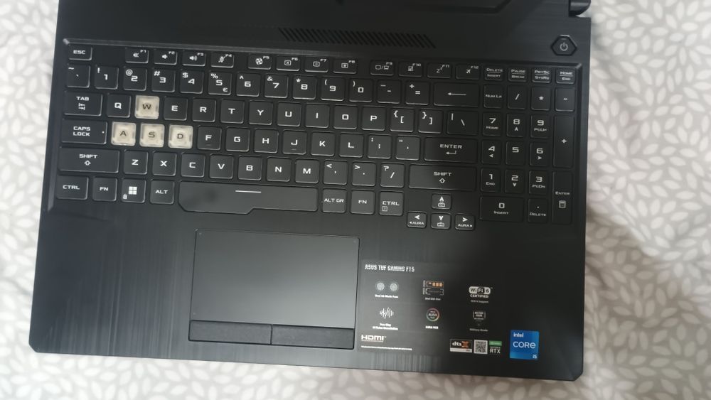 Laptop DEFECT cu placa video rtx 3050 , procesor i5 11400h