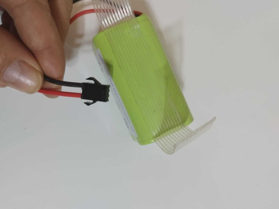 vand baterie aspirator robot