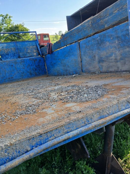 Vând. Benă basculabila zau SCHIMBdemontata de pe o Scania de 9t