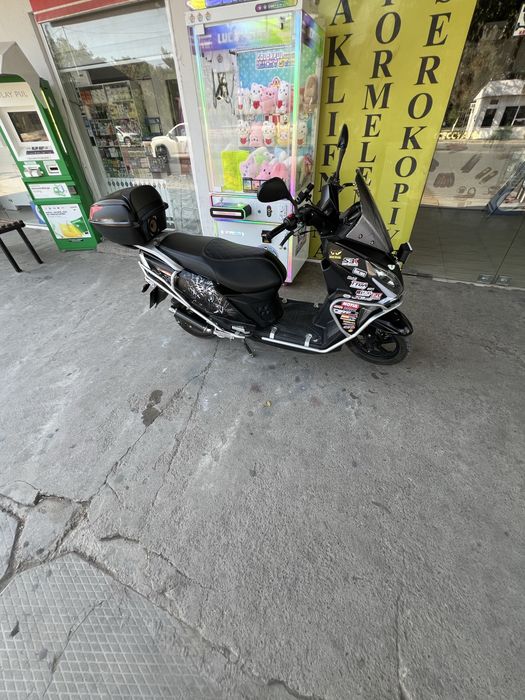 Tiger scooter srochna sotiladi