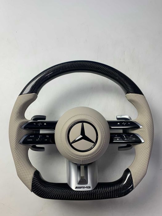 Volan Mercedes AMG Piele Carbon la comanda
