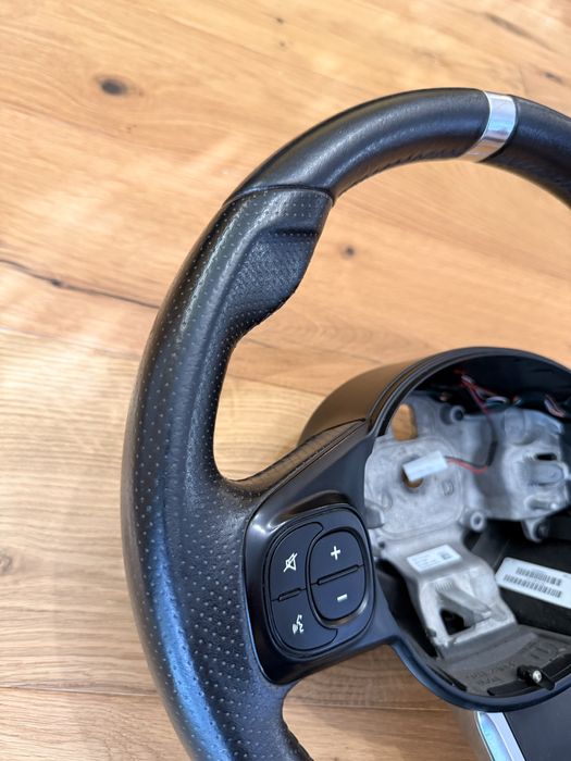 Волан Abarth 595 2020година