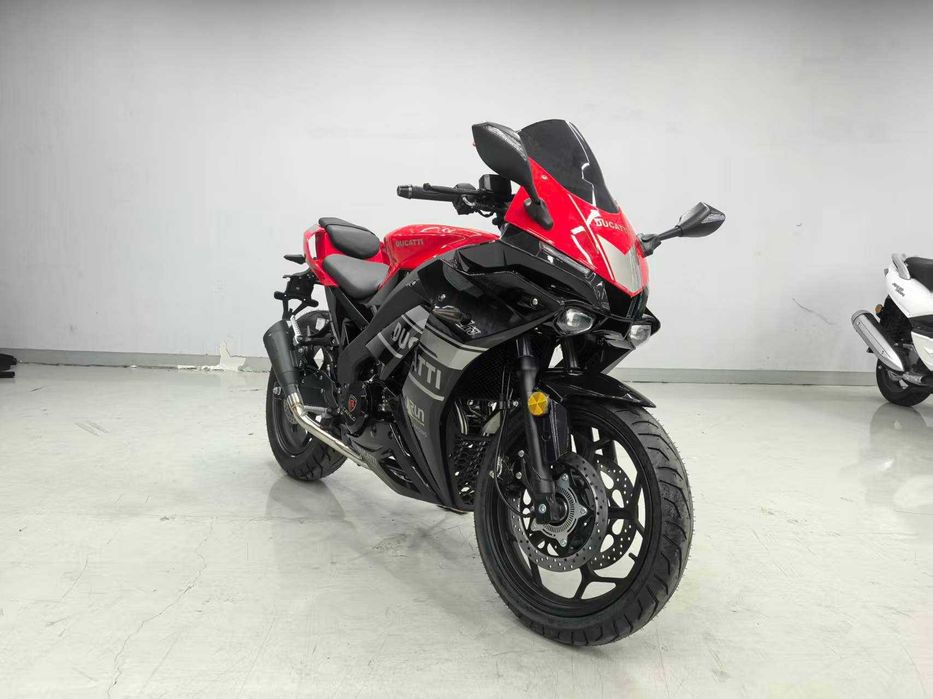 DUGATTI 400cc (Weisenike) Injector