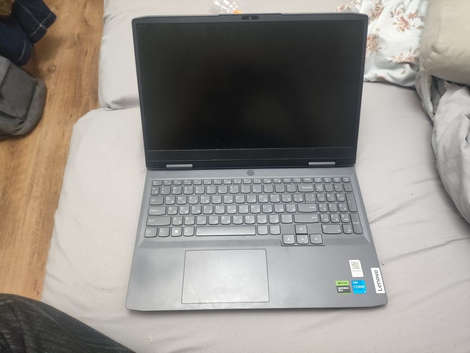 Lenovo LOQ 15IRH8.