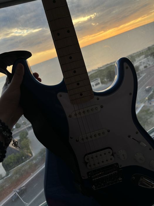 Электро-гитара fender и комбоусилитель