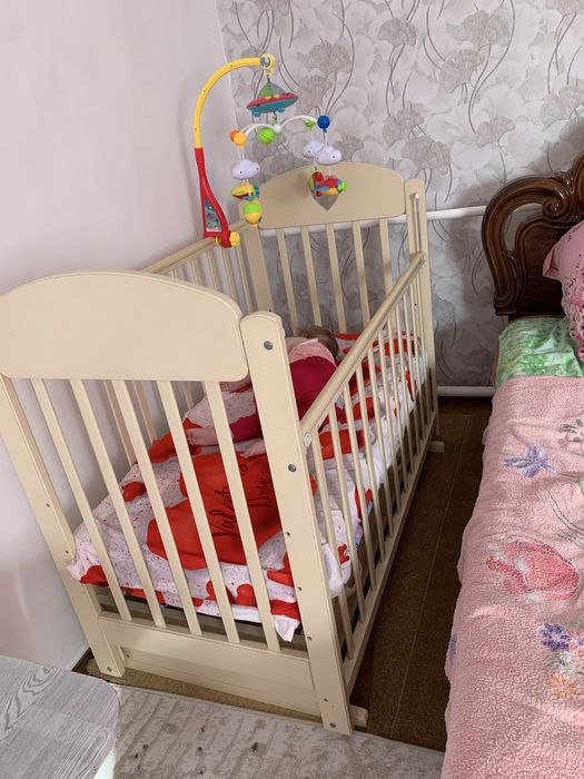 Детская кроватка манеж