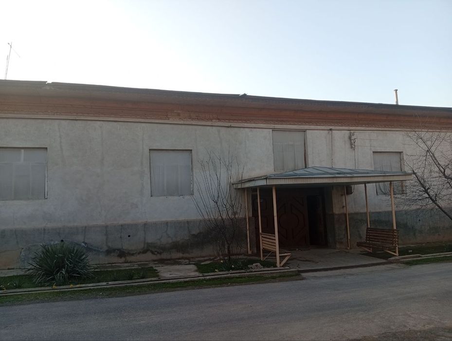 Srochna kelesda general 14-maktabda uy bor sotiladi kelishiladi