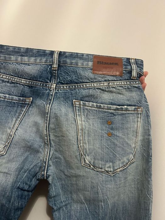 Blauer Denim pantaloni .