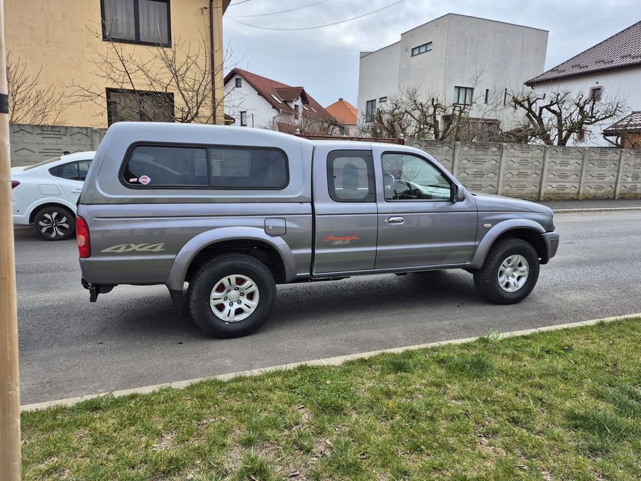 Mazda B2500 Toplanders