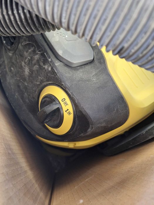 Прахосмукачка Karcher WD5