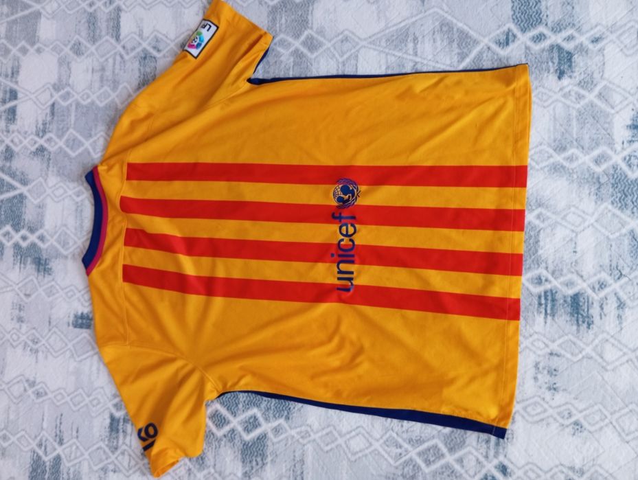 Оригинални тениски на Англия и Барселона