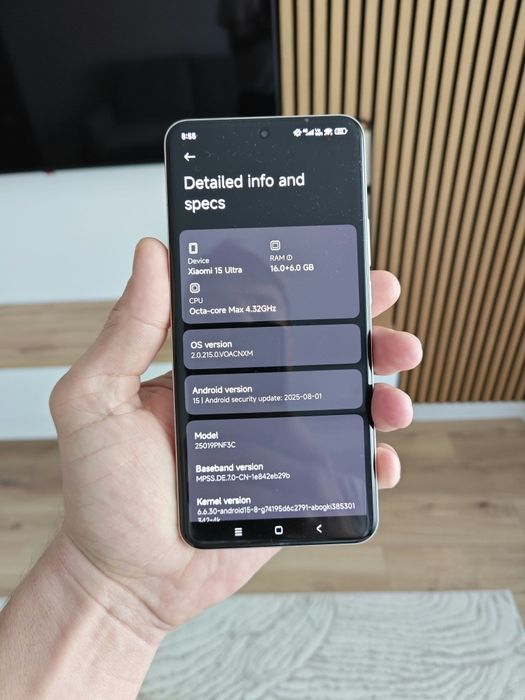 Xiaomi 15 ultra silver chrome