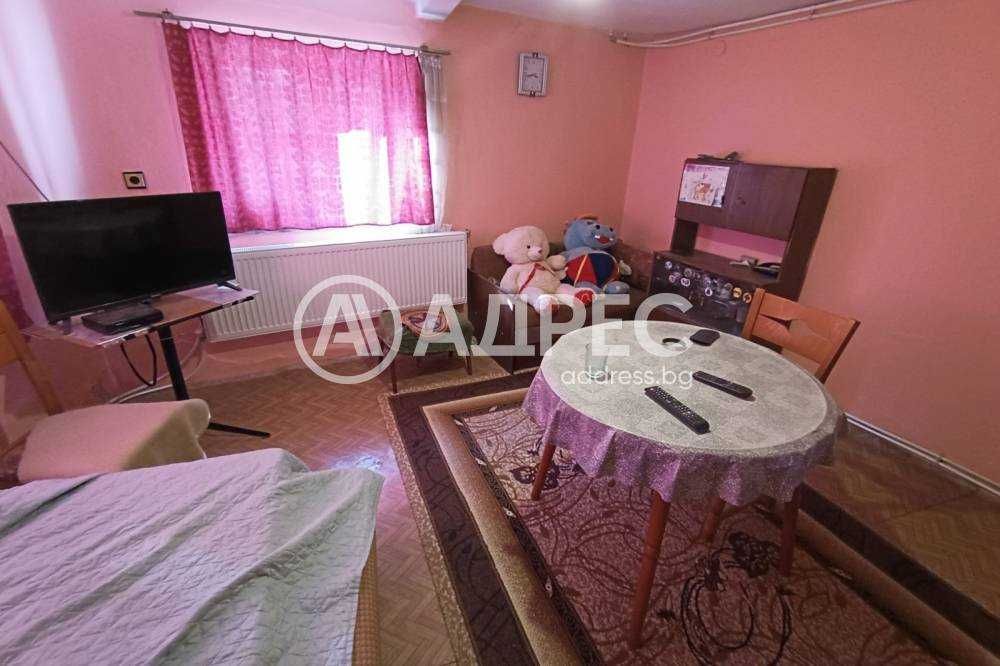Продава се Къща в Разград, Житница - 234 кв.м за 877 €/кв.м - Снимка #4
