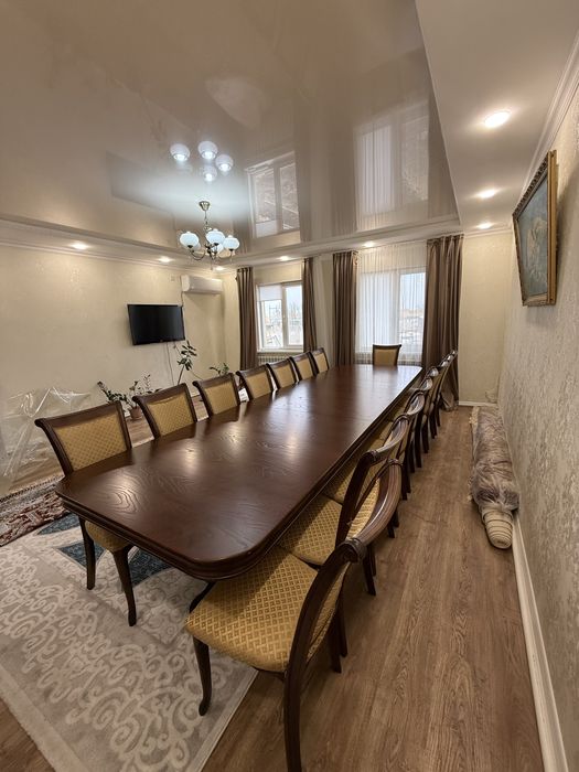 Стол и стулья в отличном состоянии