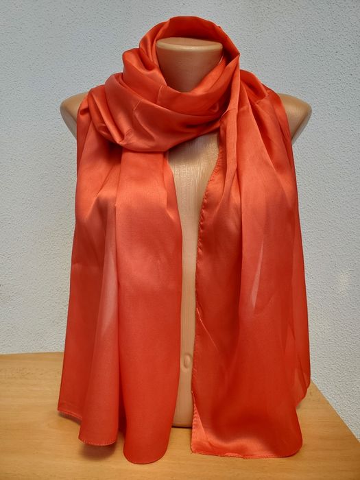 Копринени шалове .