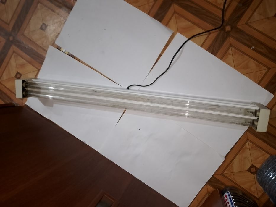 Продам Облучатель Кварцевые с 2 лампами рабочий. 5000 тг.