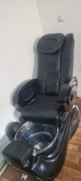 Педикюрное кресло с массажем