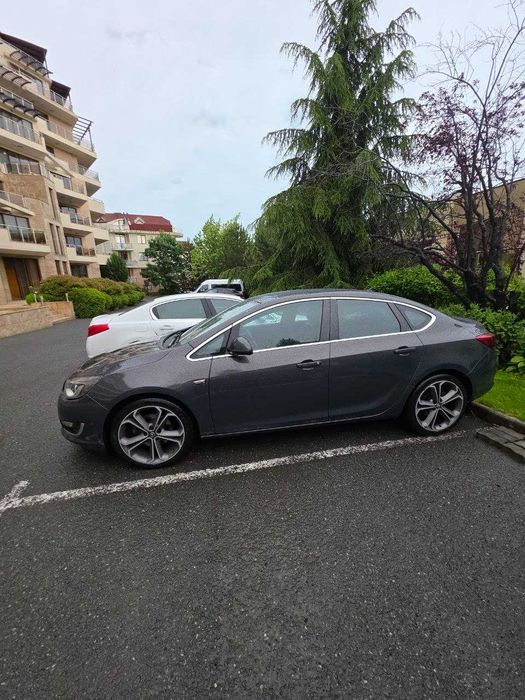 Продавам Opel Astra 2015 | 1.6 CDTI | 6-степенна КП | Пълен фул екстри