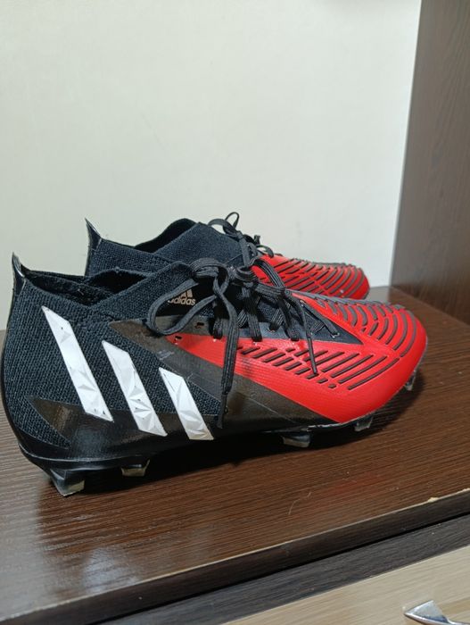 Бутсы футбольные размер 40 в отличном состоянии