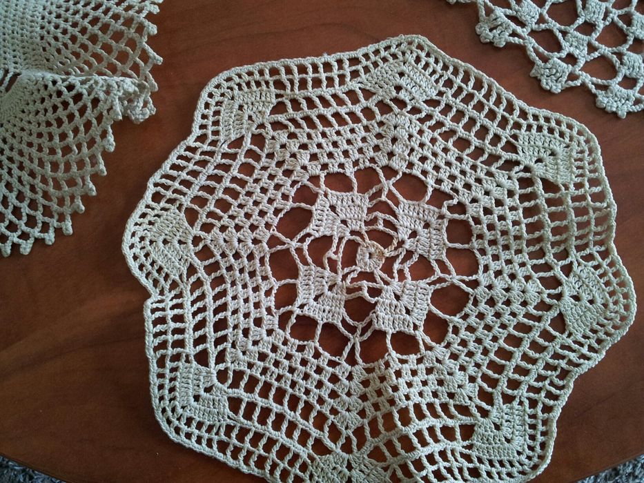 Дантела на една кука и др. плетива ръчна изработка-Намалени-договаряне