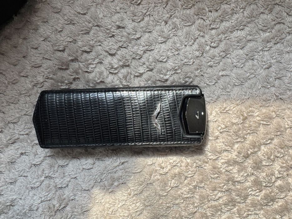 Продам Vertu Signature