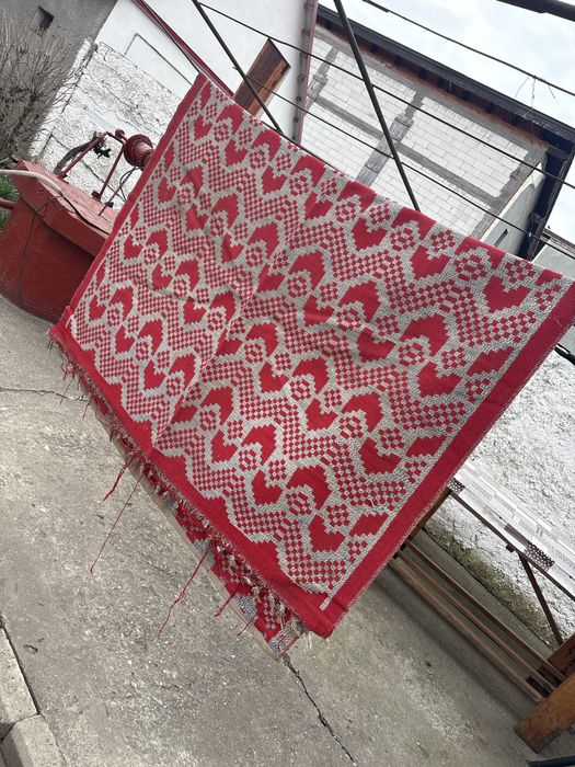 Covoare vechi in stare buna