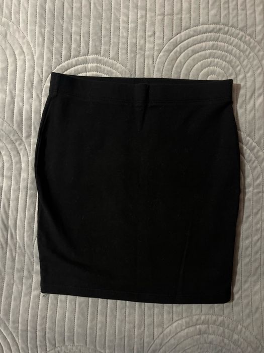 Нови къси поли- Cropp, About You,H&M,New Yorker,Melting Stockholm