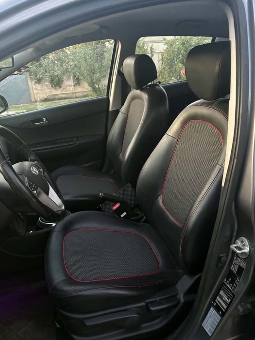 HYUNDAI i20 2011 — imagine 4