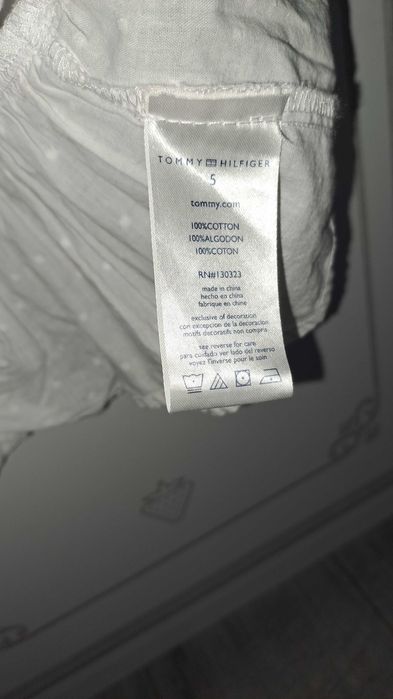 Оригинална рокля Tommy Hilfiger