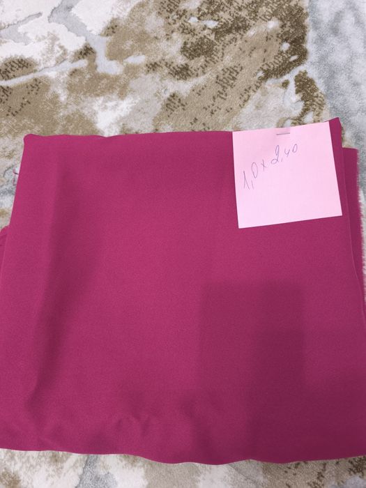 Отрезы тканей продаются