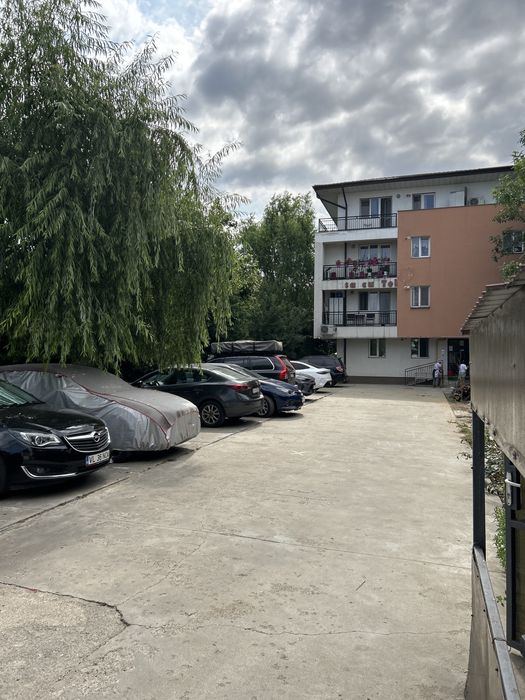 Loc parcare 1 minut Dimitrie Leonida / Curte