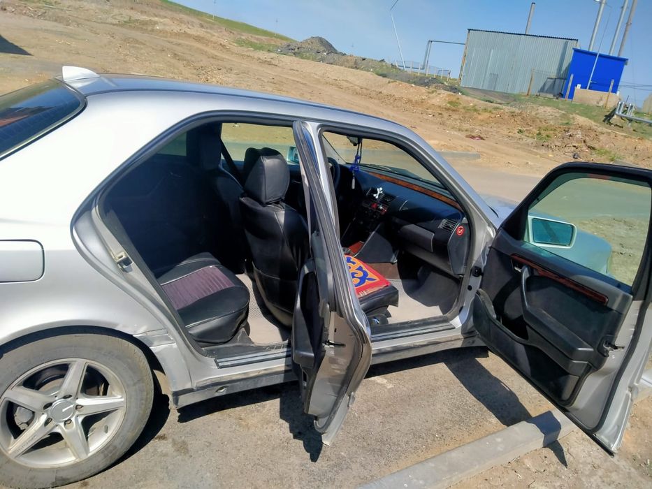 Продам Мерседес с 180.