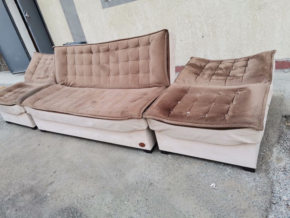 Раскладной диван,хорошее состояние