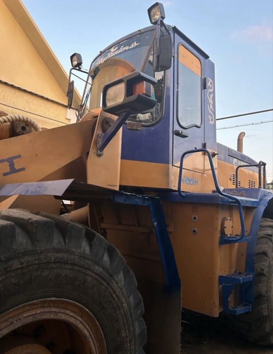 Ковшовый Погрузчик Трактор