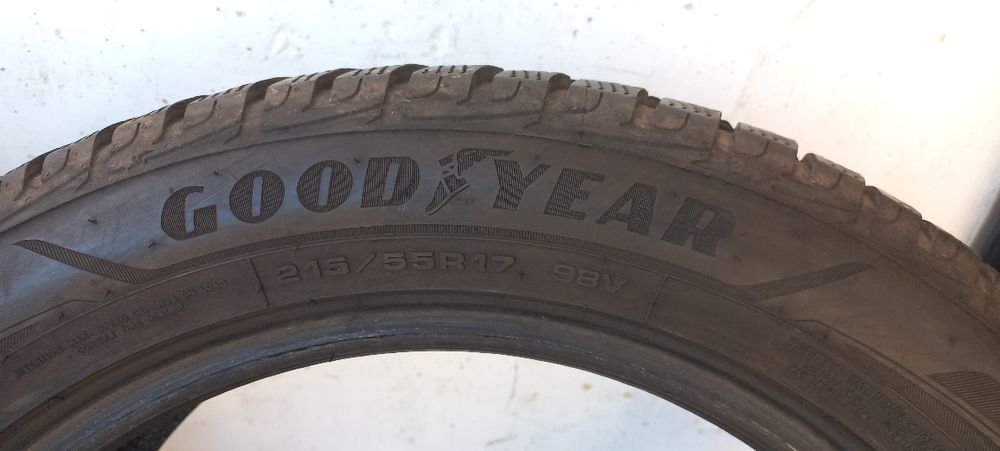 215 55 17 Зимни гуми  Goodyear Дот22