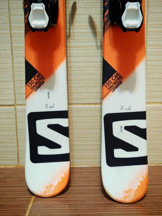 Schiuri freestyle Salomon 130 cm Noi -clapari ski