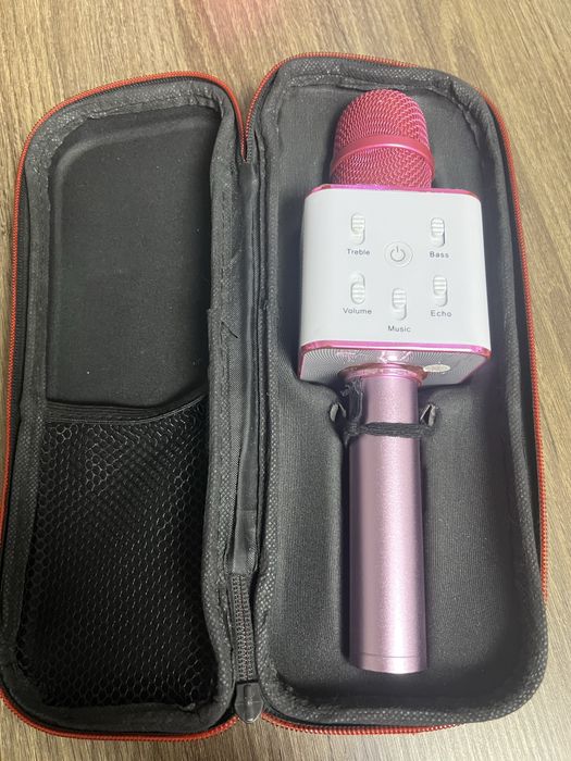 Microfon wireless roz cu sistem karaoke
