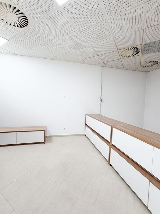 DE ÎNCHIRIAT – Spațiu Comercial / Birouri Voluntari – 150 MP