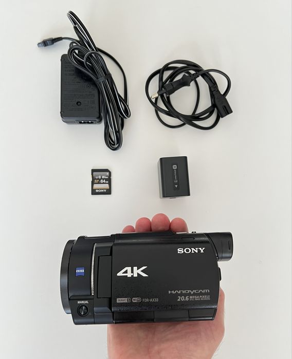 Sony Handycam 4K FDR-AX33 (nefolosită, stare excelentă)