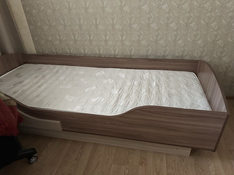 Кровать для спальни