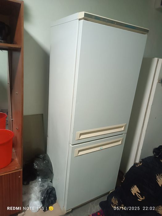 Xoladilnik sotiladi srochna