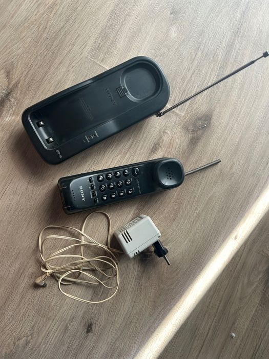 Sony SPP-58 ретро безжичен телефон от серия в края на 90-те
