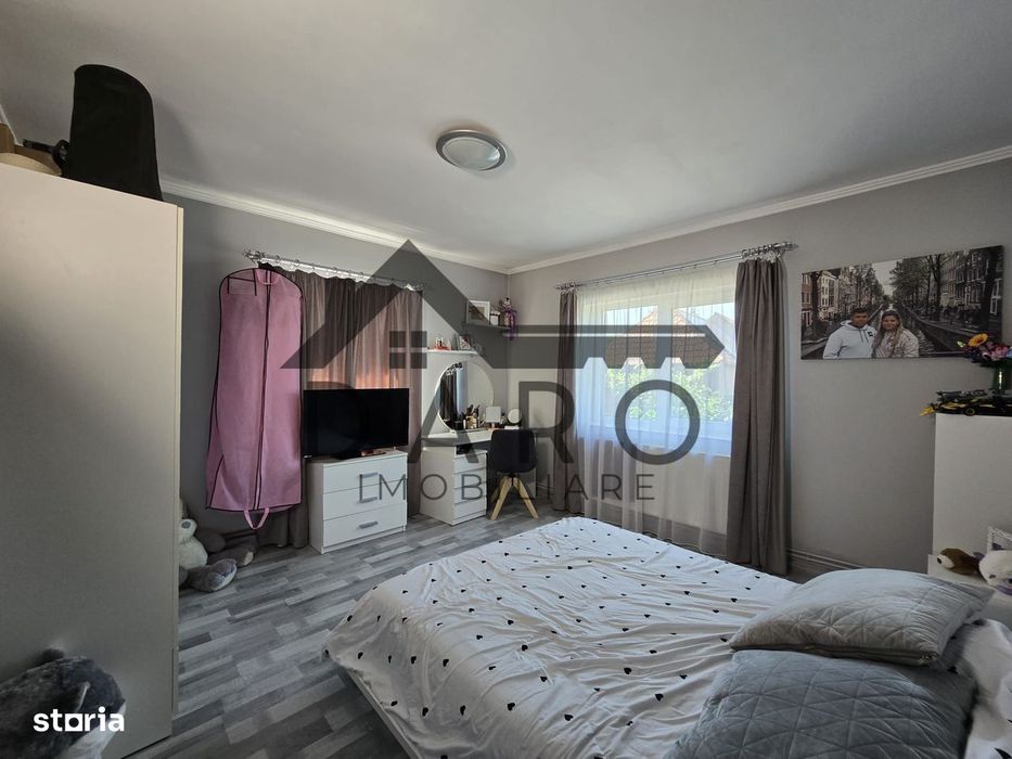 Casa in Livezeni , 140  mp utili , in centrul localitatii .
