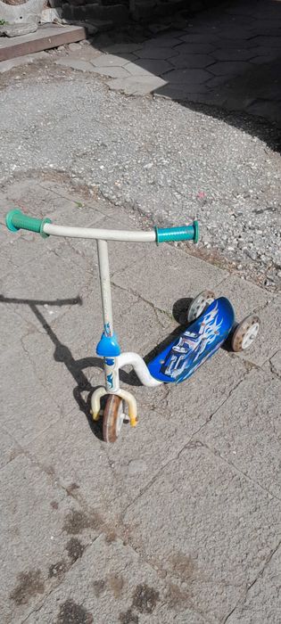 Детска тротинетка малка от 3 до 7 години.