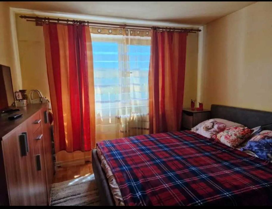 Vand apartament, 2 camere,Hunedoara