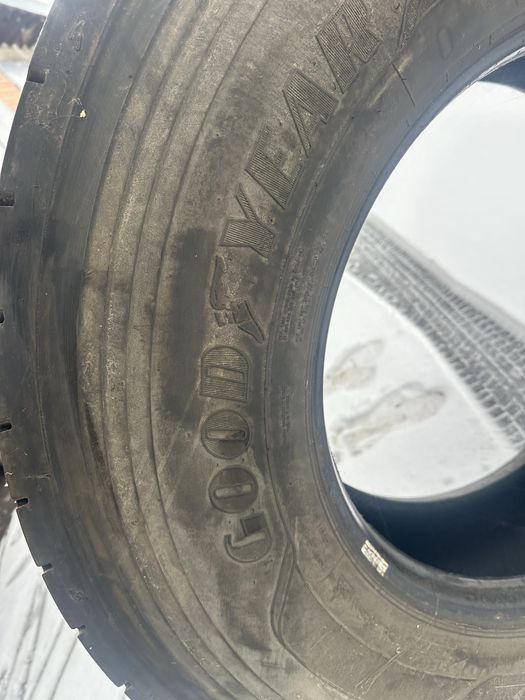 Продам шины Б/У грузовые