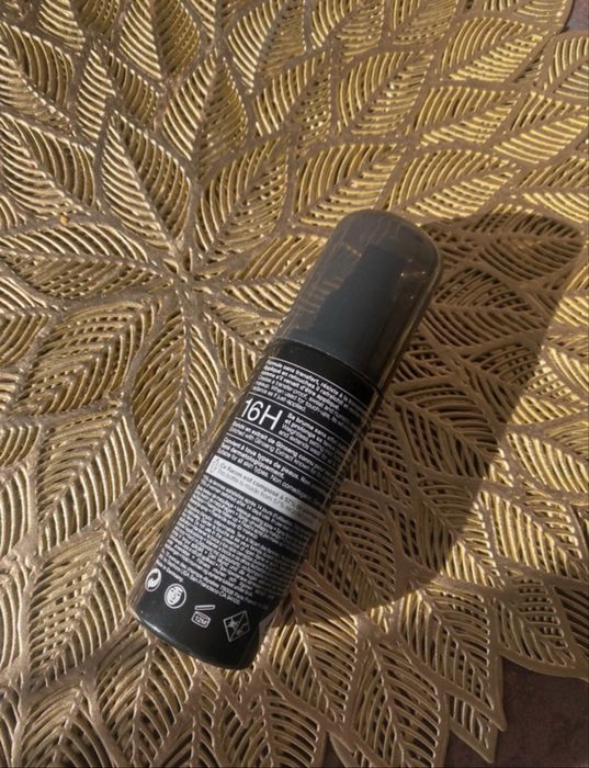 Spray fixare machiaj