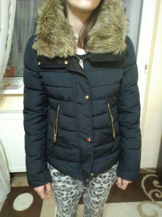 Geaca dama/fete Bershka de iarna, mar. M, cul. bleumarin