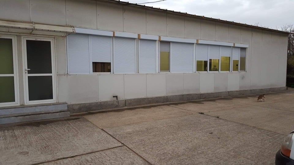 Продава се Промишлена сграда в с. Могила, Област Ямбол - 920 кв.м за 102 €/кв.м - Снимка #1